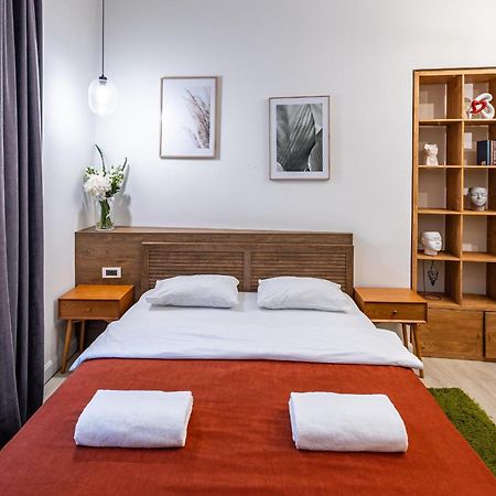 Apartamenty On Knyazya Romana Lviv Dış mekan fotoğraf