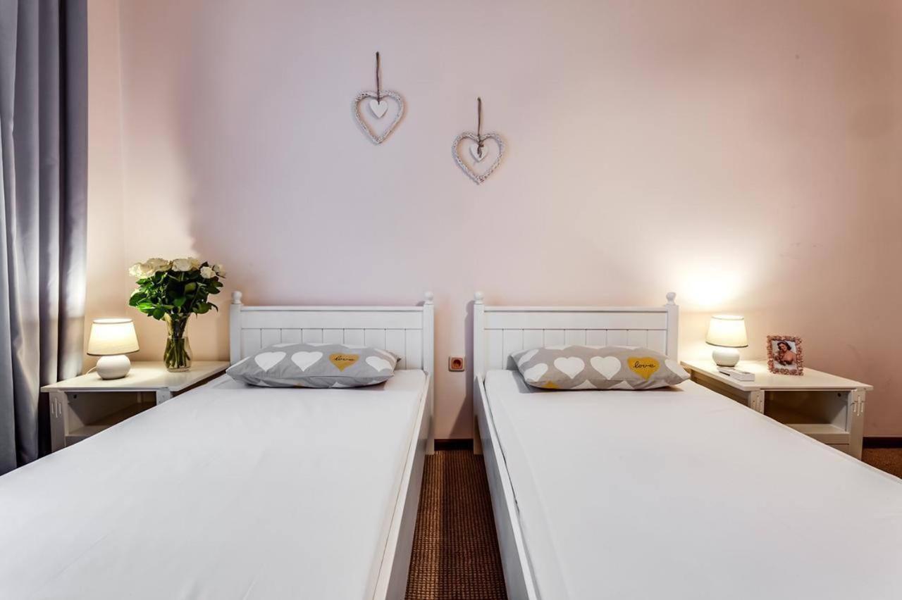 Apartamenty On Knyazya Romana Lviv Dış mekan fotoğraf