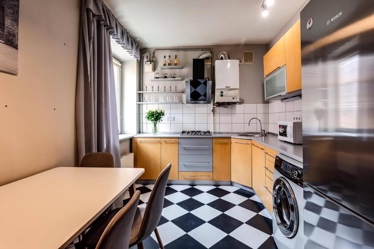 Apartamenty On Knyazya Romana Lviv Dış mekan fotoğraf