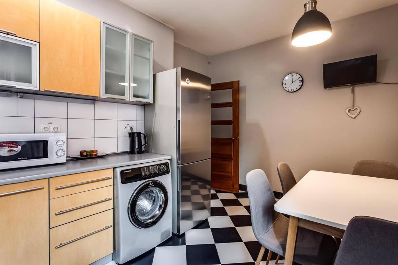 Apartamenty On Knyazya Romana Lviv Dış mekan fotoğraf