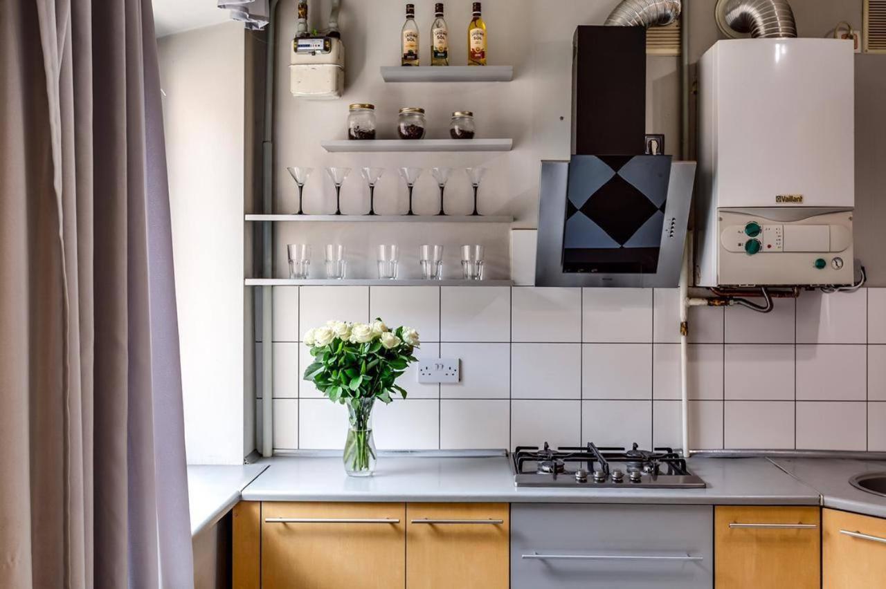 Apartamenty On Knyazya Romana Lviv Dış mekan fotoğraf