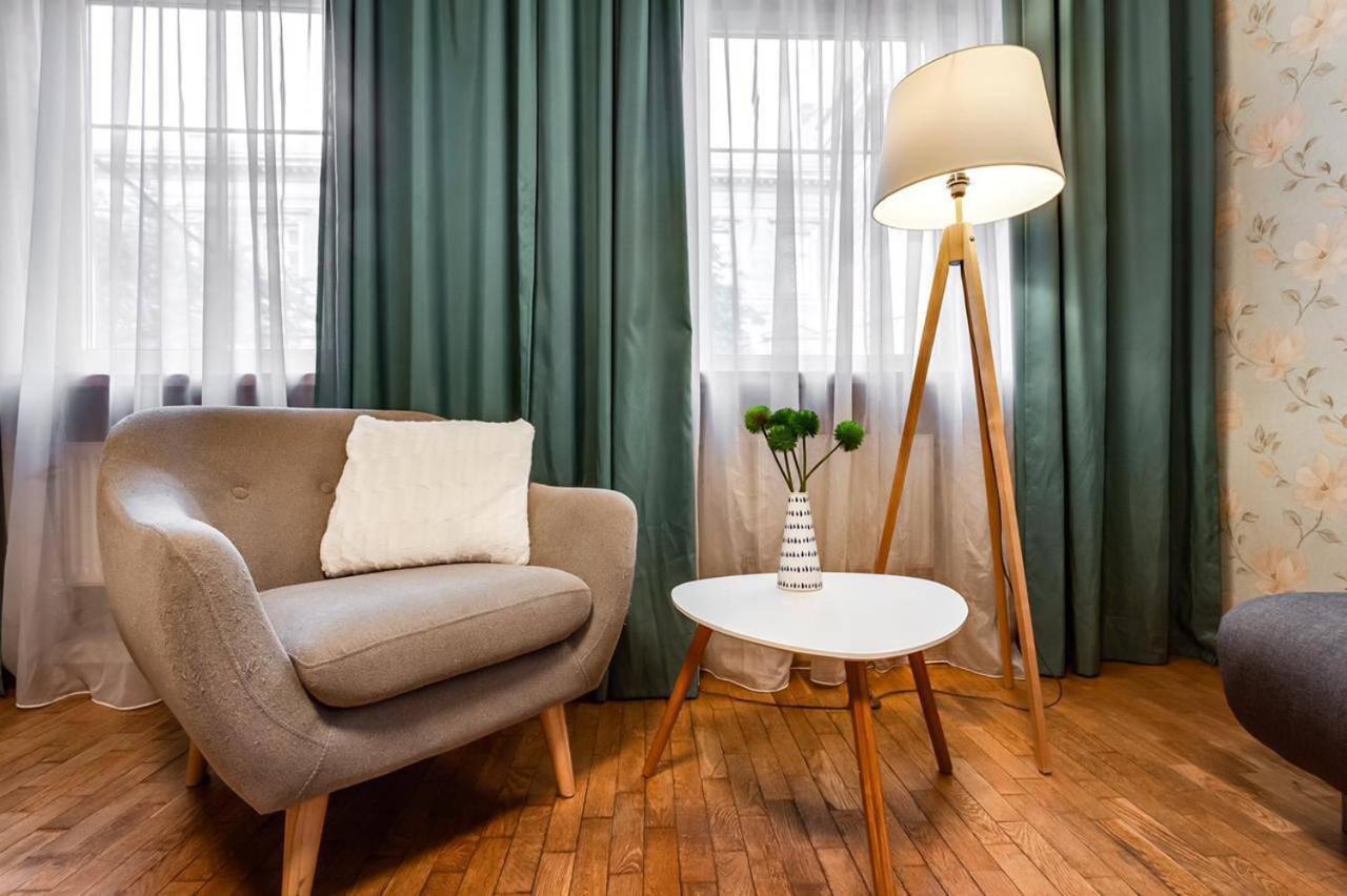 Apartamenty On Knyazya Romana Lviv Dış mekan fotoğraf