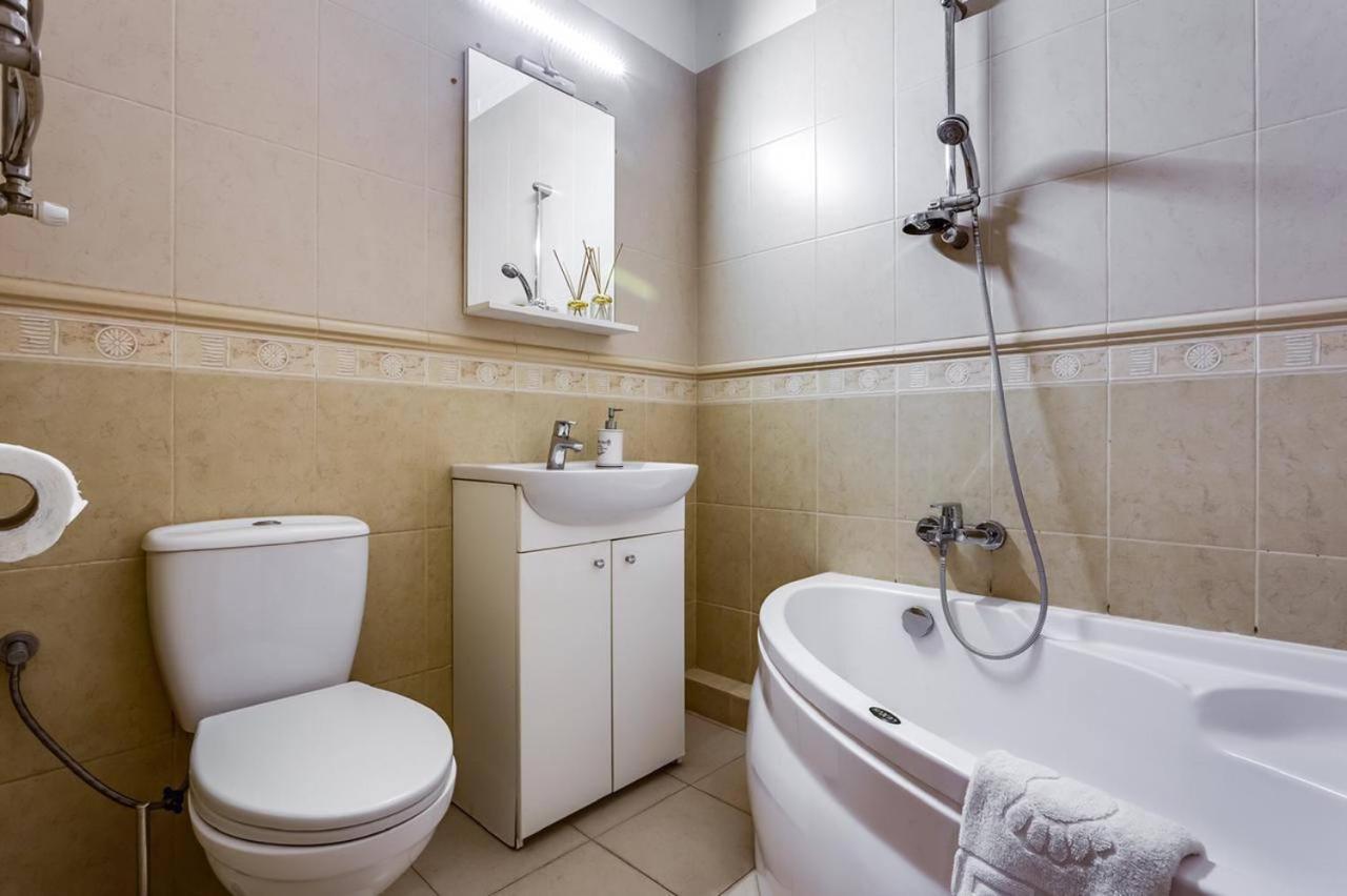 Apartamenty On Knyazya Romana Lviv Dış mekan fotoğraf