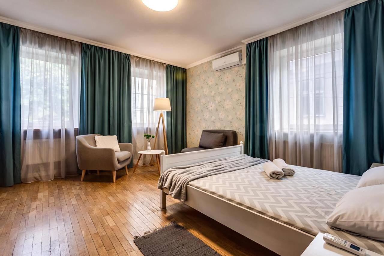 Apartamenty On Knyazya Romana Lviv Dış mekan fotoğraf