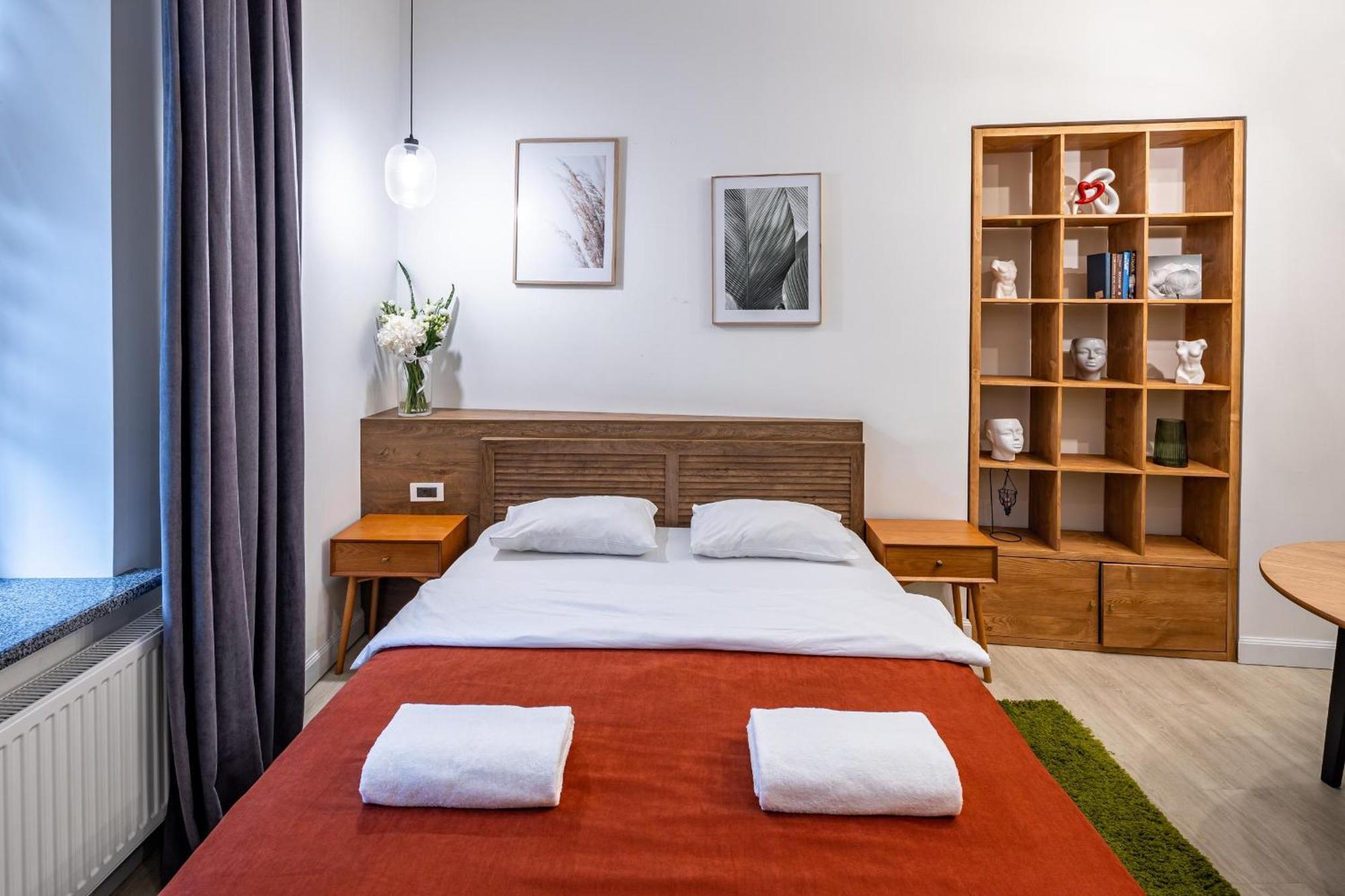 Apartamenty On Knyazya Romana Lviv Dış mekan fotoğraf