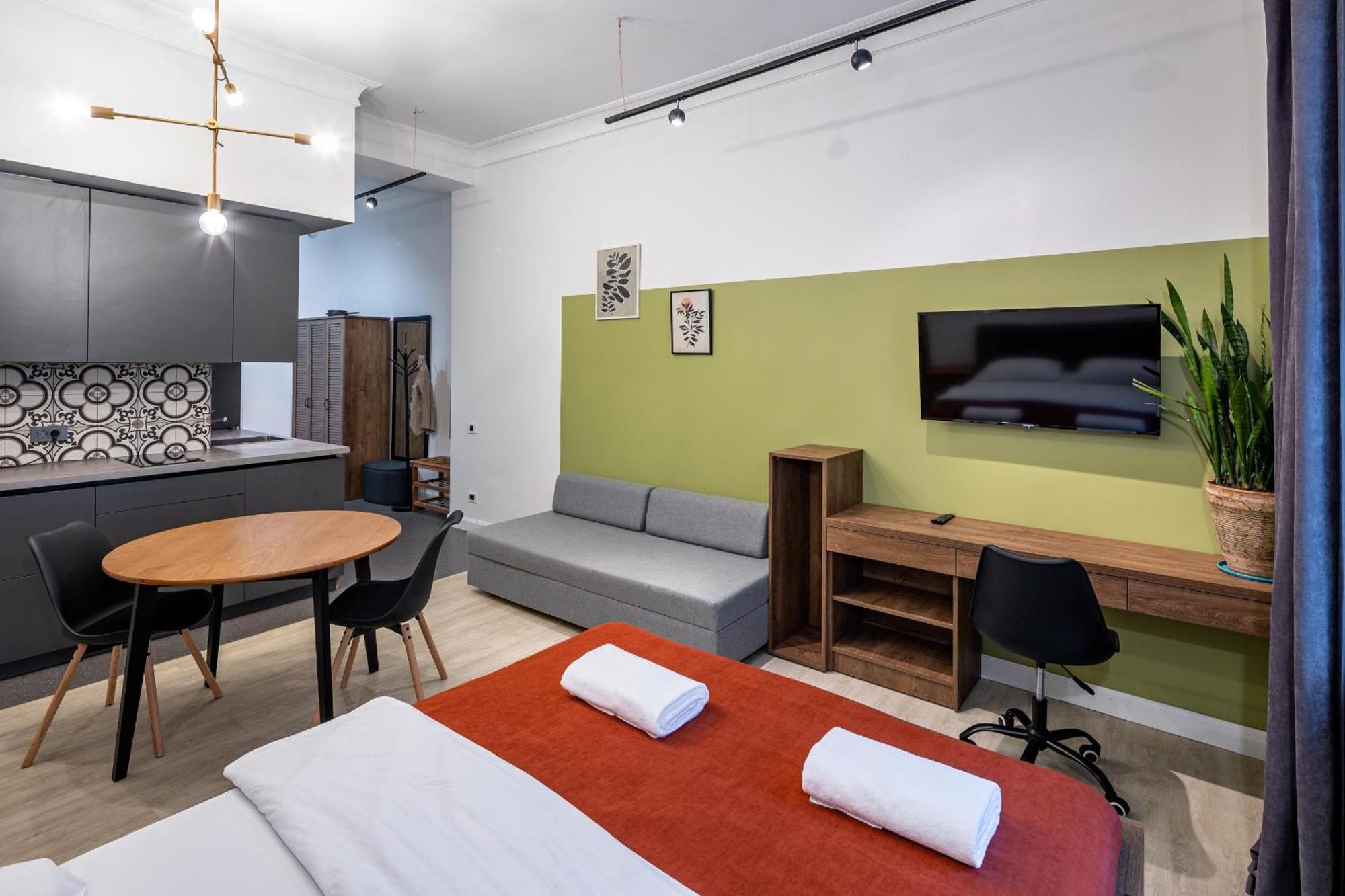 Apartamenty On Knyazya Romana Lviv Dış mekan fotoğraf