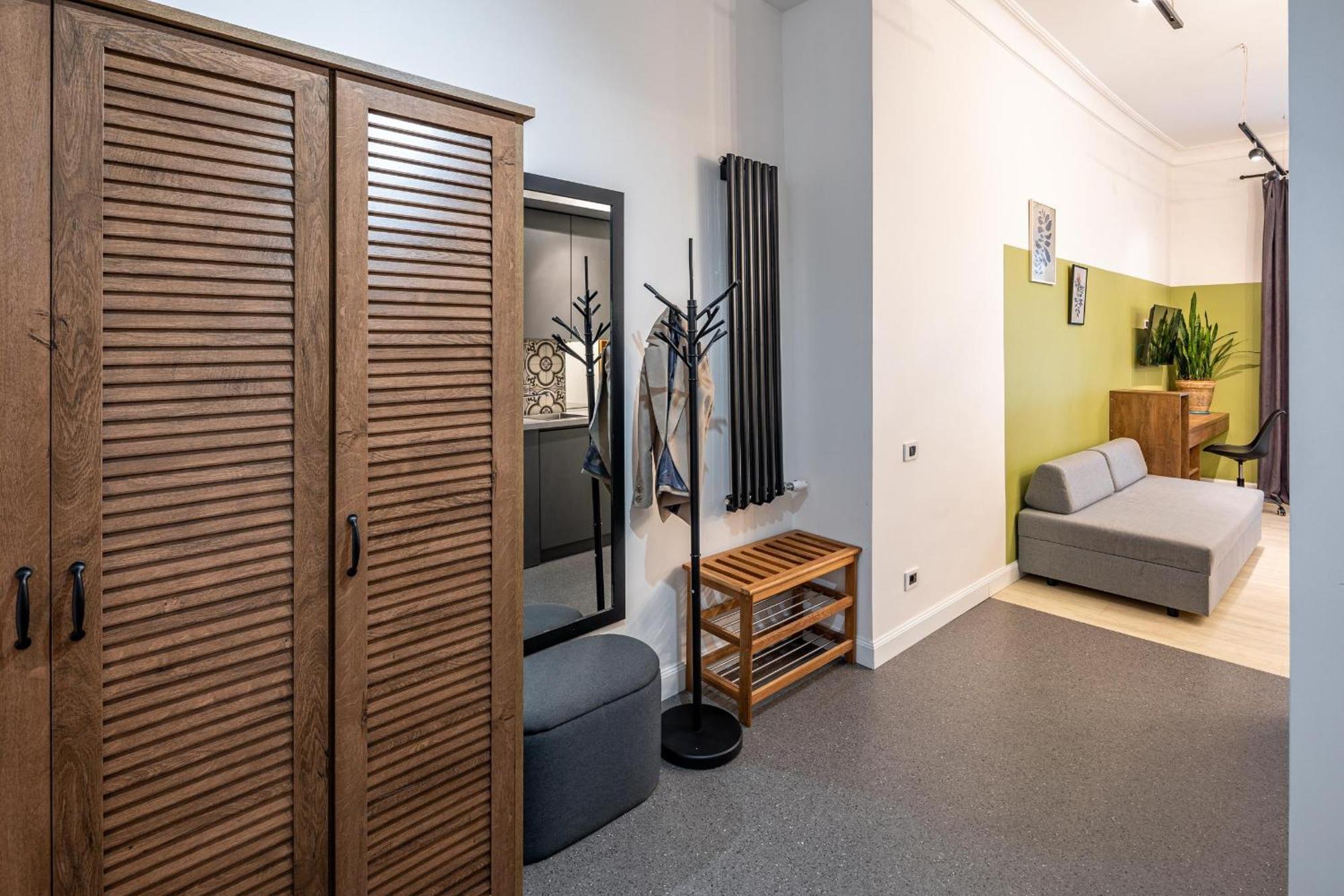 Apartamenty On Knyazya Romana Lviv Dış mekan fotoğraf