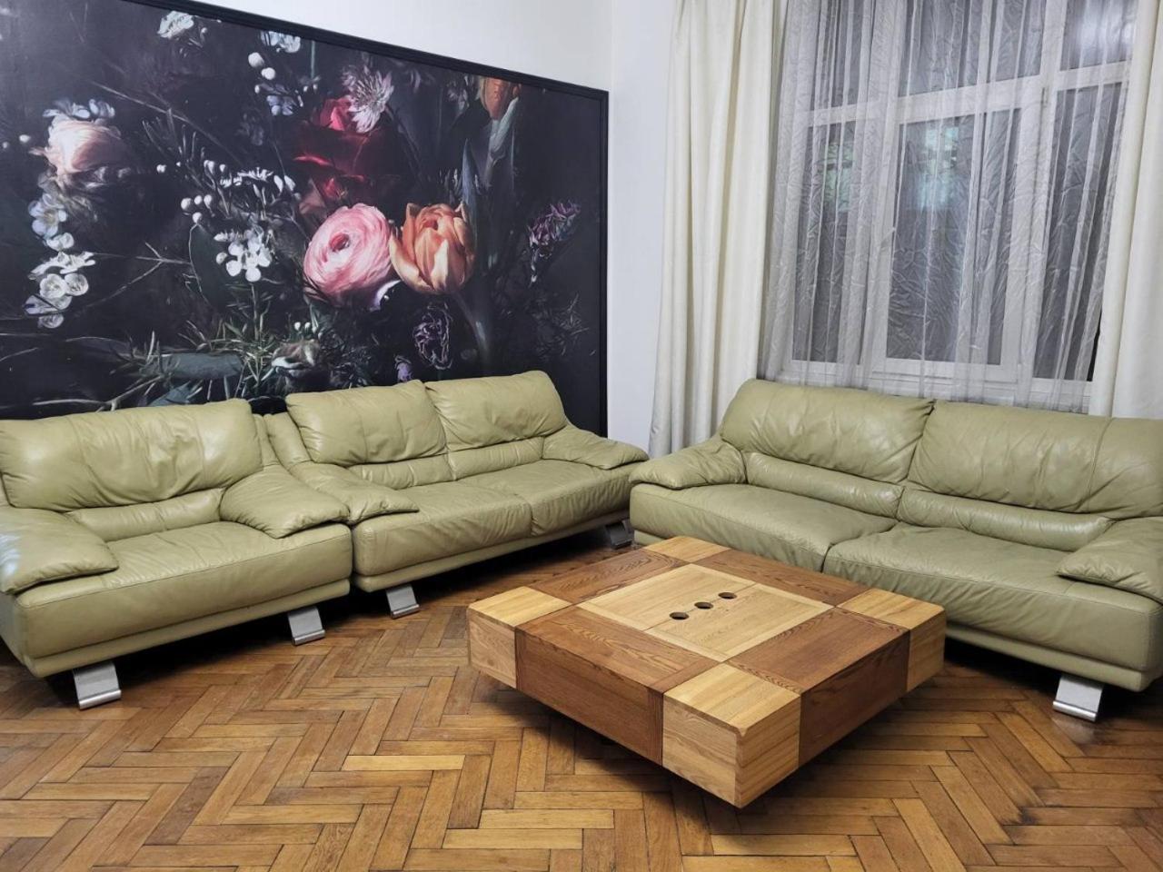Apartamenty On Knyazya Romana Lviv Dış mekan fotoğraf