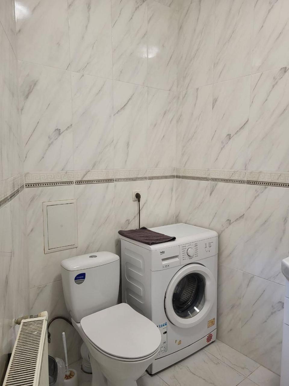 Apartamenty On Knyazya Romana Lviv Dış mekan fotoğraf