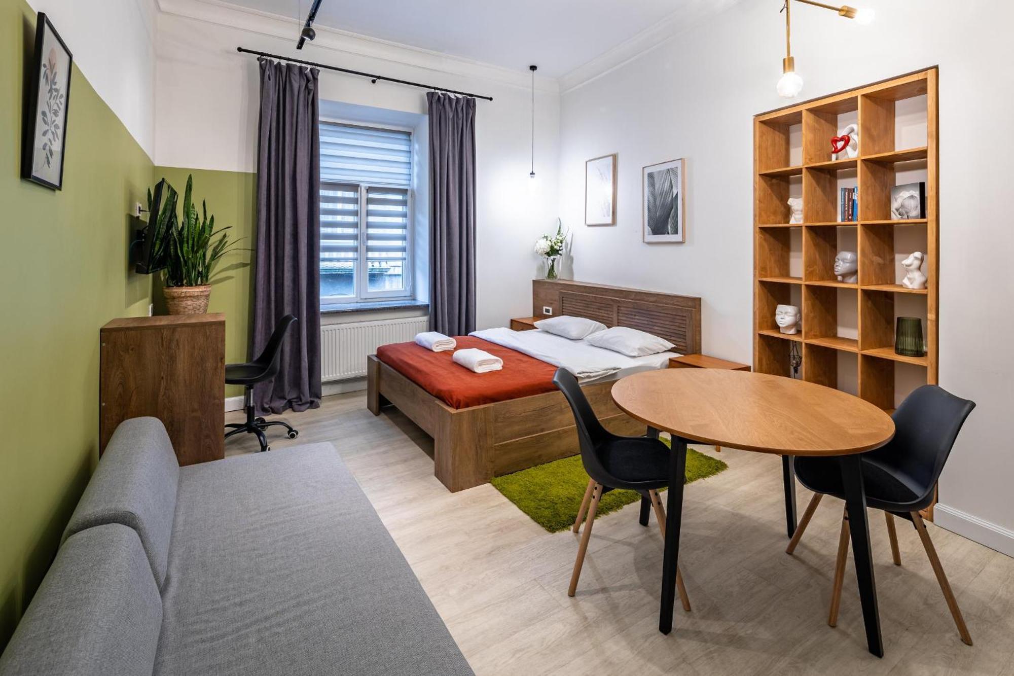 Apartamenty On Knyazya Romana Lviv Dış mekan fotoğraf